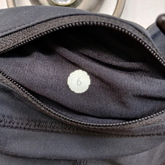 LULULEMON Lined Athletic Shorts SZ 6 - Picture 4 of 5